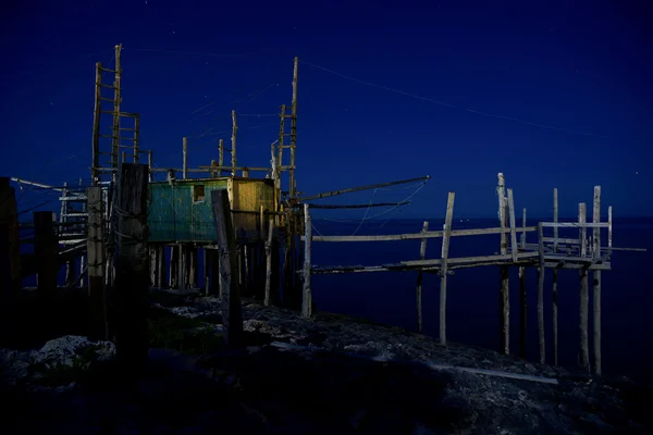 Balıkçılık istasyonu trabucco - gargano - puglia - İtalya — Stok fotoğraf