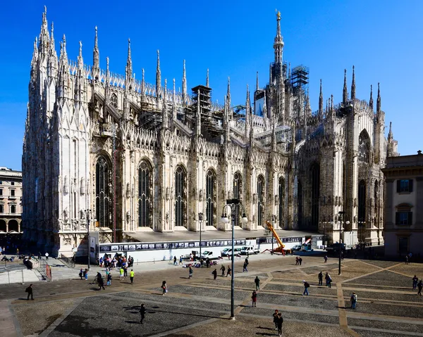 Milán-Lombardía-Italia-abril 07 2014: Duomo Milán renovación construcción — Foto de Stock