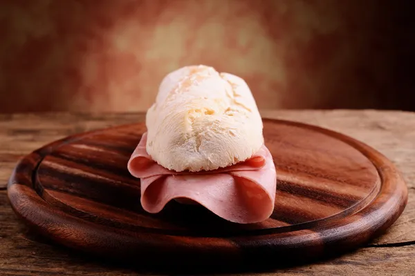 Olasz mortadella, szendvics — Stock Fotó