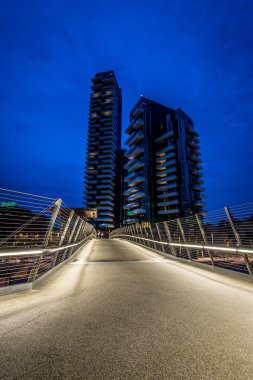 Milan, İtalya, 18 Haziran 2014: yeni porta nuova yerleşim bölgesi, gece sahne milan 18 Haziran 2014