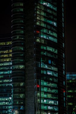 ofis gece sahne binası