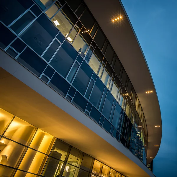 MILAN, ITALY, JUNE 18 2014: new Porta Garibaldi business district, night scene Milan june 18 2014 — Stock Photo, Image