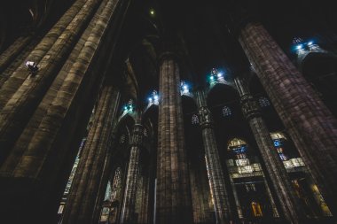 Duomo milan, iç NEF sütunlar