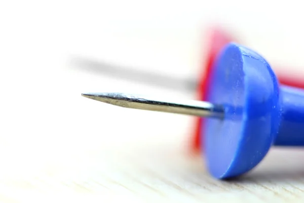 Two push pins — Stock Photo, Image