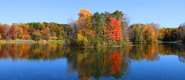 Panorama of autumn reflections — Stock Photo, Image