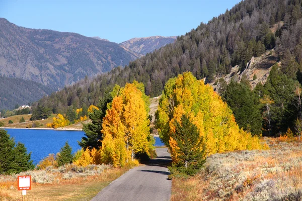 Scenic lago riva deive — Foto Stock