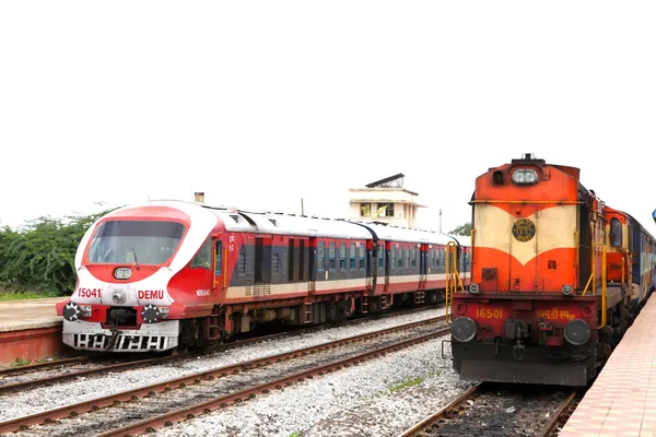 Due treni — Foto Stock