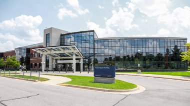 ANN ARBOR, MI - AĞUSTOS 09.2020: Michigan Üniversitesi 'nde Rachel Upjohn İnşaat Kurulu Sağlık Doğu Tıp Kampüsü, UofM Tıp Fakültesi ülkedeki en iyi devlet okullarından biridir..