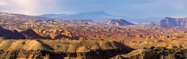 Panoramisch Uitzicht Het Unieke Woestijnlandschap Het Nationale Park Capitol Reef — Stockfoto
