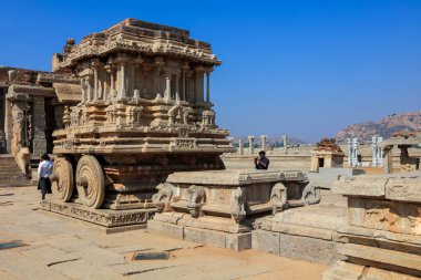Hampi, Hindistan 31 Aralık 2018: Hindistan 'da tarihi Vijaya Vittala tapınağı ve Hampi rünleri
