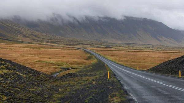 Strada Panoramica Attraverso Parco Nazionale Snfellsjokull Con Copertura Nuvolosa — Foto Stock