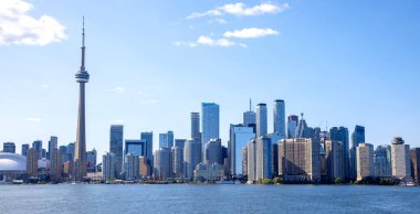 TORONTO, CANADA - 22 Haziran 2019: Toronto şehri Kuzey Amerika 'nın dördüncü en kalabalık şehri ve Ontario Eyaletinin başkentidir..