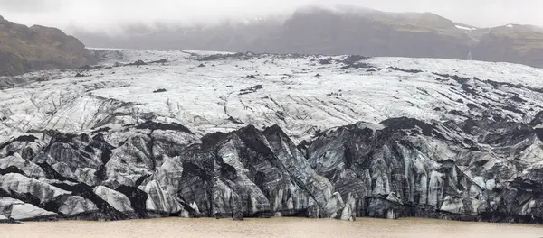 Panorámás Kilátás Hatalmas Svinafellsjokull Gleccser Dél Izlandon Felhő Fedett — Stock Fotó