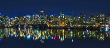 Vancouver, Kanada 'nın yaklaşık 2,5 milyon nüfusuyla en büyük üçüncü metropoliten alanıdır..