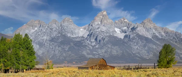 Historic Mormon Barn Front Teton Mountain Range Grand Teton National — Stock Photo, Image