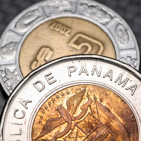 One Balboa Bimetallic Republica Panama Coin Circa 2011 멕시코 배경에 — 스톡 사진