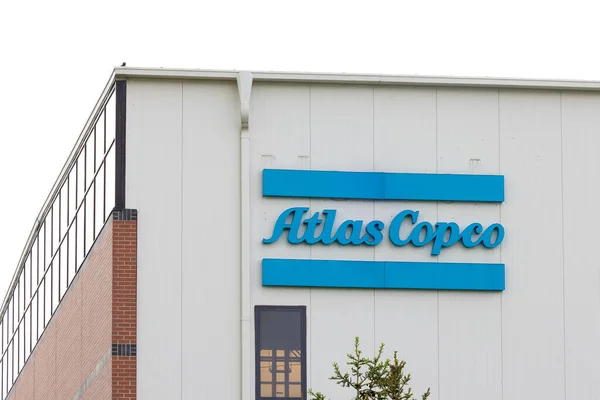 Компанія Atlas Copco Розробляє Виробляє Обслуговує Орендує Промислові Інструменти Компресори — стокове фото