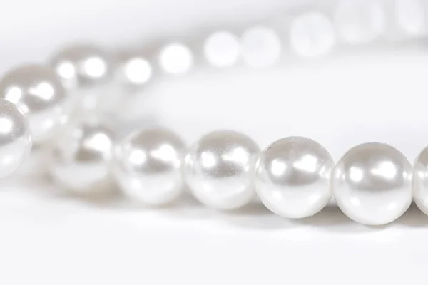 Close Shot Pearls Necklace White Background Selective Focus — Stock Photo, Image