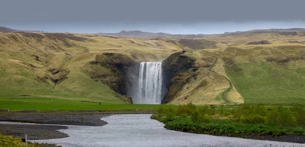Panoráma Kilátás Nyílik Híres Skogafoss Víz Esik Izlandon — Stock Fotó