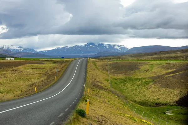 Сценическая Трасса 518 Сельской Местности Исландии Весеннее Время Стоковая Картинка