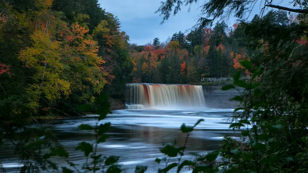 Scenic Tahquamenon Water Falls Michigan Upper Peninsula Autumn Time — Foto Stock