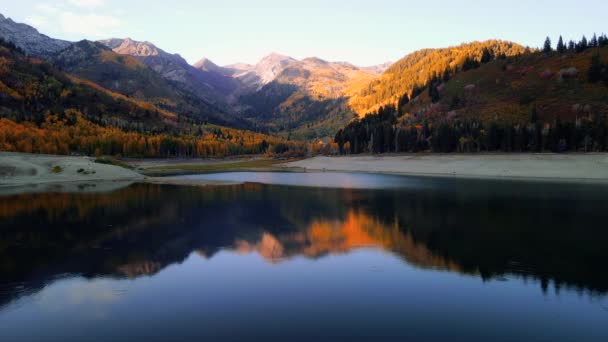 Scenic Landscape Silver Lake Reservoir Utah Wasatch Mountain Range Shot — 비디오