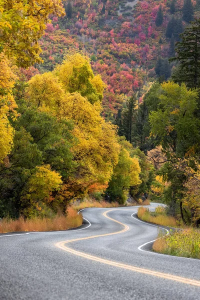 Utah Sonbahar Zamanı Sarmal Alp Döngü Manzaralı Yan Yol — Stok fotoğraf