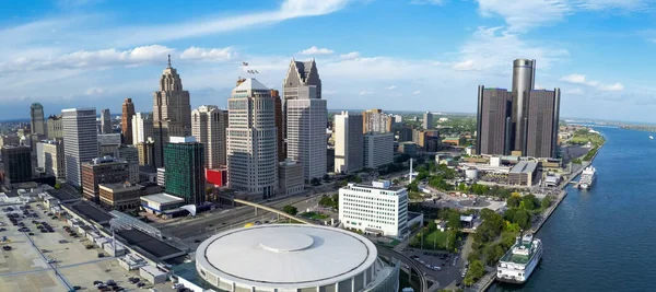 Detroit Usa Września 2022 Panoramiczny Widok Wieżowce Takie Jak Renesansowe — Zdjęcie stockowe