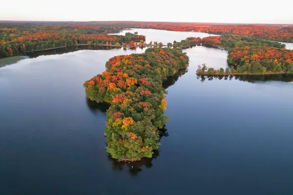 Flygfoto Över Kensington Metro Park Michigan Färgglada Nedgång Lövverk Liten — Stockfoto