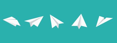 Mavi arka plana uçak veya origami simgeleri yerleştirildi. Vektör illüstrasyonu