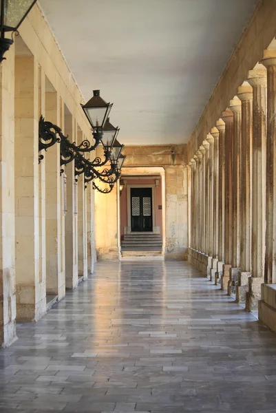 Colonnade in Corfu — Stockfoto