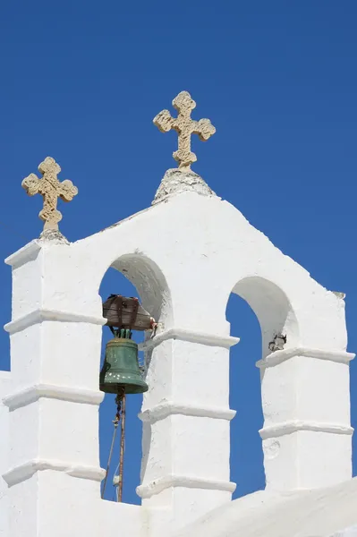 Ortodoxní zvonice v santorini — Stock fotografie