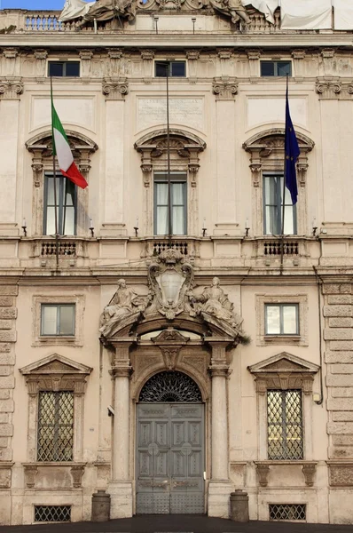 Palais de la Cour constitutionnelle à Rome — Photo