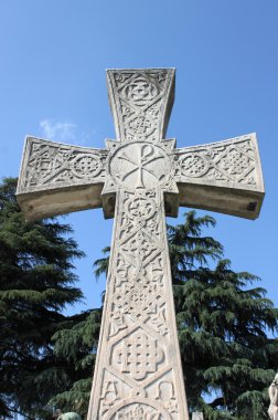 çapraz mezar taşı