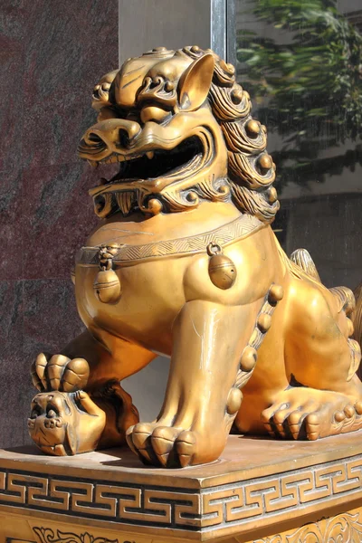 Chinese Imperial Lion Statue — Stock Photo, Image