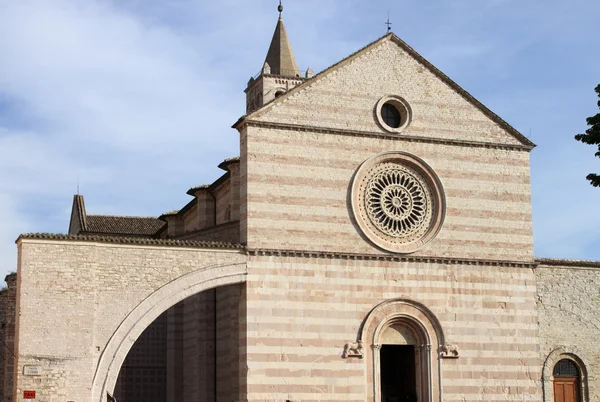 Facade of St. Claire Cathedral in Assisi — Stock Photo, Image