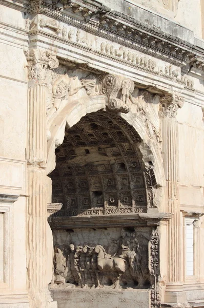 Basreliefs no Arco de Tito — Fotografia de Stock