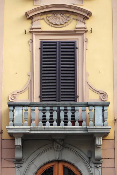 在佛罗伦萨文艺复兴阳台 — 图库照片