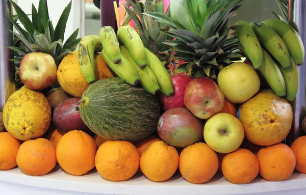 Zusammensetzung der frischen Früchte — Stockfoto