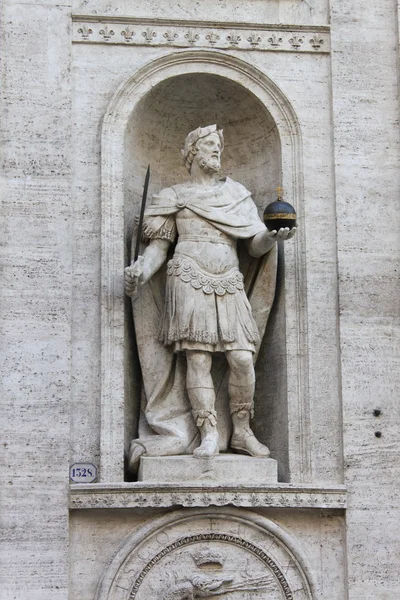 Estátua de Carlos Magno — Fotografia de Stock