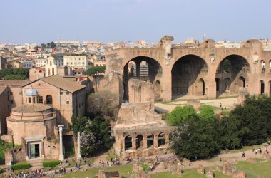 ev bazilika maxentius ve Vestilleri
