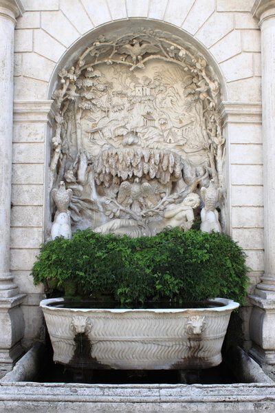 Renaissance fountain in Villa Este