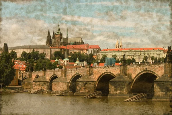 Karlsbron i Prag - vintage — Stockfoto