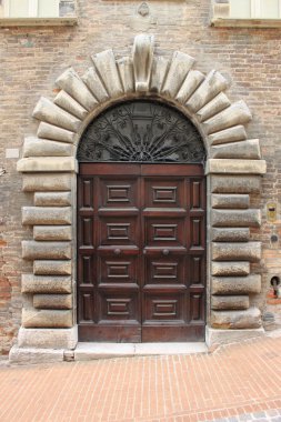 Ortaçağ ön kapı