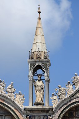 Barok heykelin üzerine st. mark Katedrali Venedik