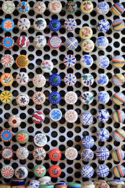 renkli seramik kapaklar