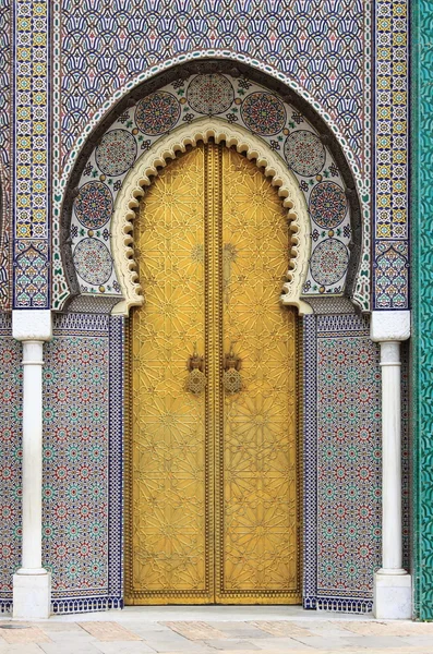 Puerta dorada del Palacio Real en Fez — Foto de Stock