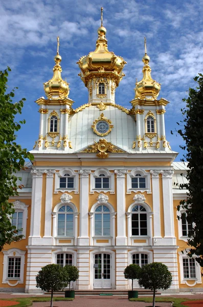 Kirche St. Peter und Paul auf Schloss Peterhof — Stockfoto