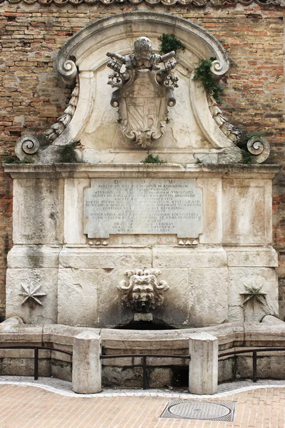 Fountain of Benedict XIII in Urbino — Stock Photo, Image