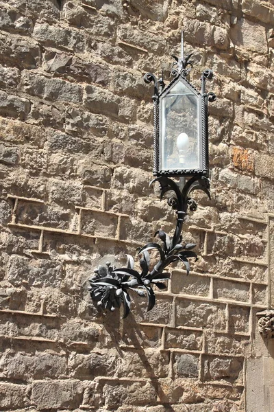 Stare Średniowieczne Lampy Uliczne Dzielnicy Gotyckiej Barcelonie Hiszpania — Zdjęcie stockowe